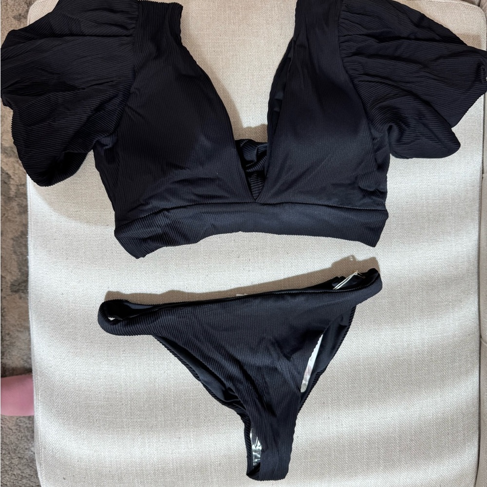Sleek Black Bikini with Puff Sleeve Top